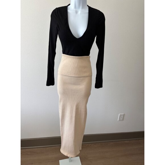 Fashion Nova Dresses & Skirts - NWT Pencil Skirt Medium BodyCon High Waist Ribbed Clean Girl Old Money Romantic